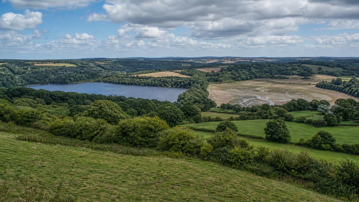 View showing full Weir Wood reservoir near depleted Ardingly reservoir